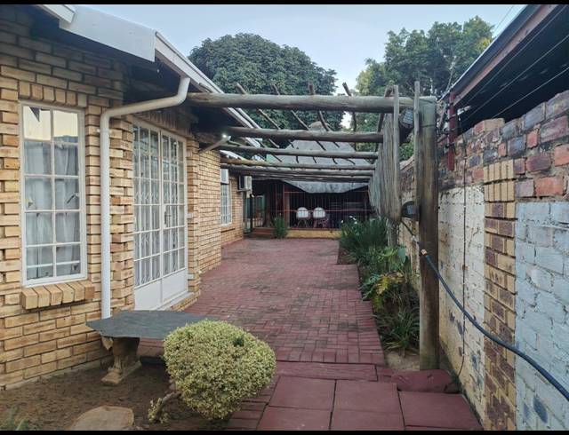 3 BEDROOM HOUSE FOR SALE IN GEELHOUTPARK